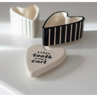 Black & White Tooth & Curl Box